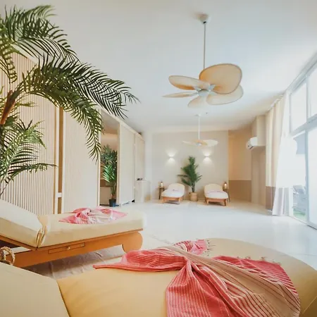 Luxury Sea View Two Bedroom In Caesar & Spa, Long Beach Apartment